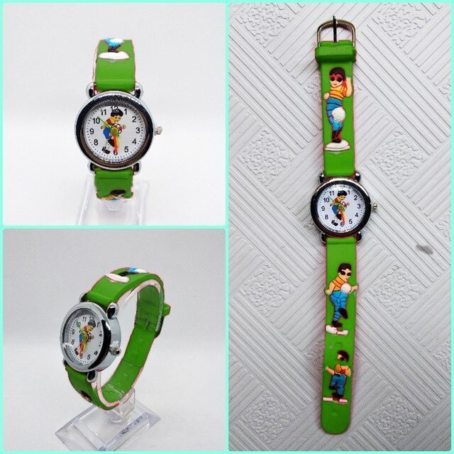 Детские аналоговые часы с футболистом, зеленые